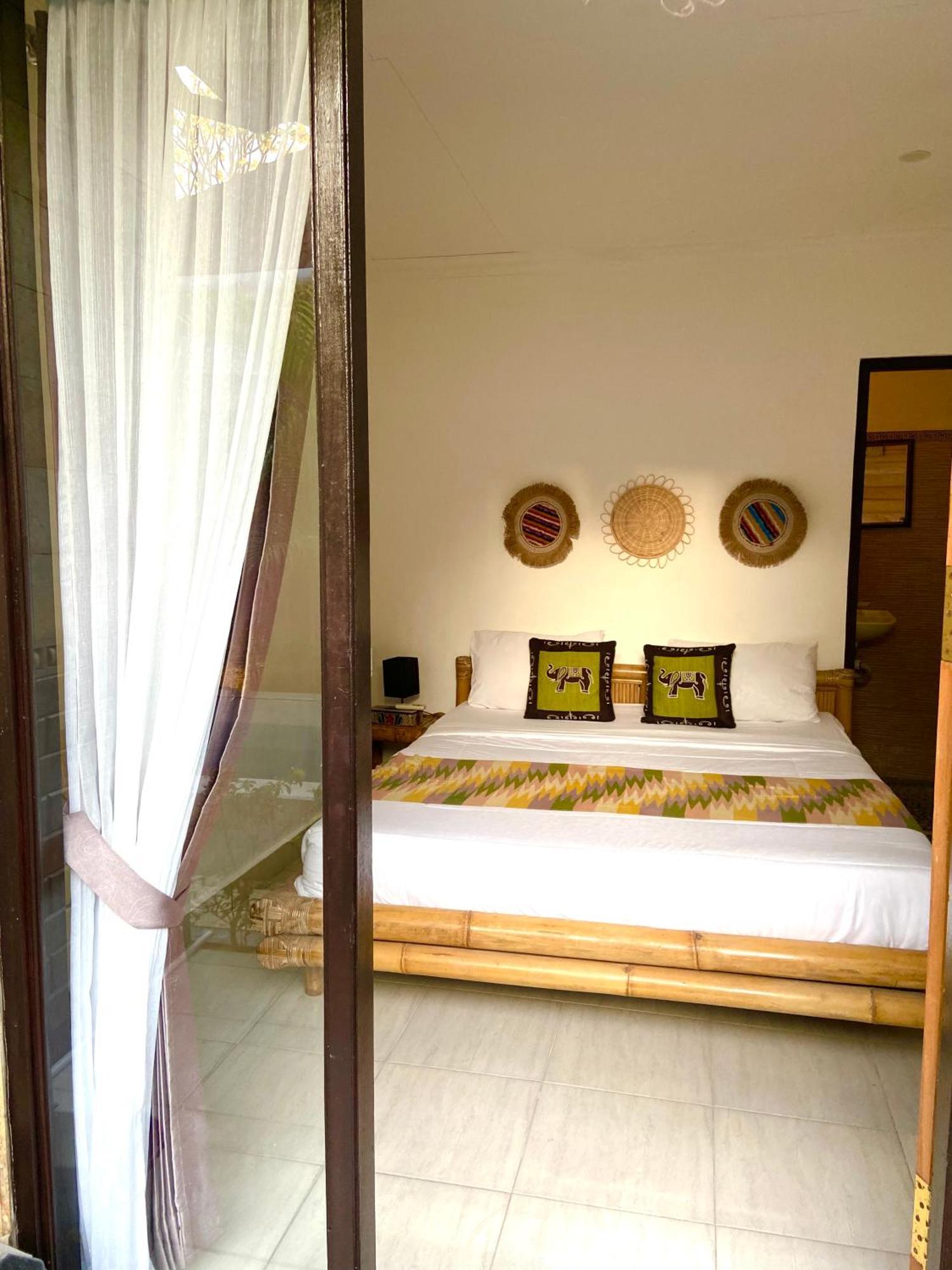 Batununggul Tropical Garden Inn מראה חיצוני תמונה